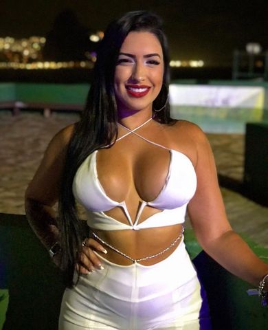 Conheça Amanda Barros, a influencer renomada do Rio de Janeiro, agora se torna referência nacional