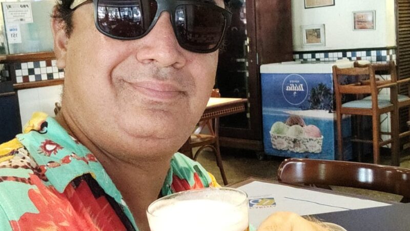 Ator Roy Aaron comemora a vida no restaurante Garota de Ipanema