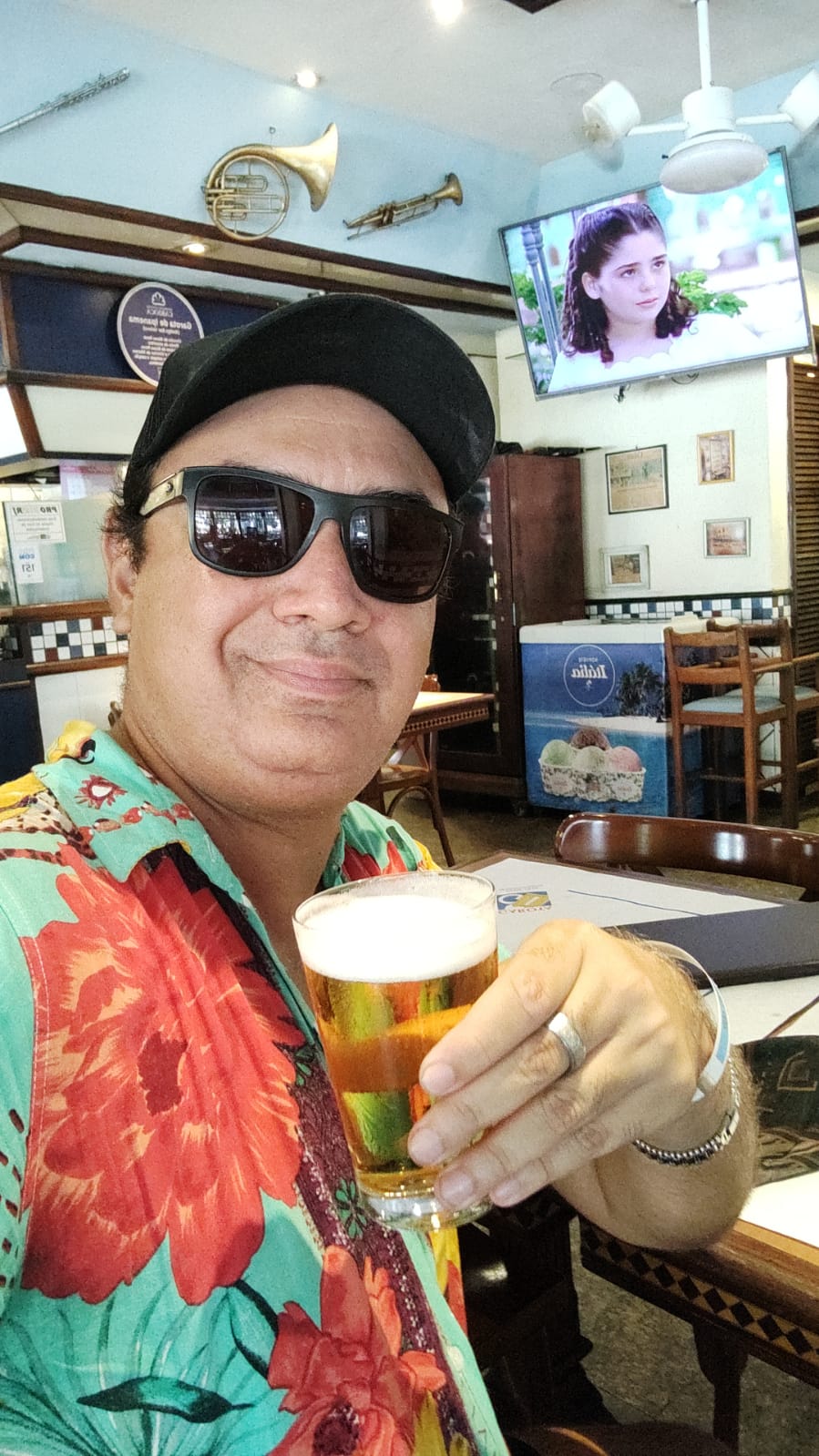 Ator Roy Aaron comemora a vida no restaurante Garota de Ipanema