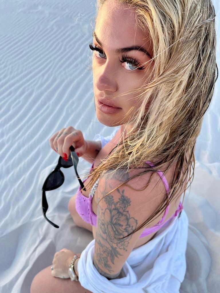 Vicky Surfistinha passa temporada no Nordeste e se encanta com Lençóis Maranhenses