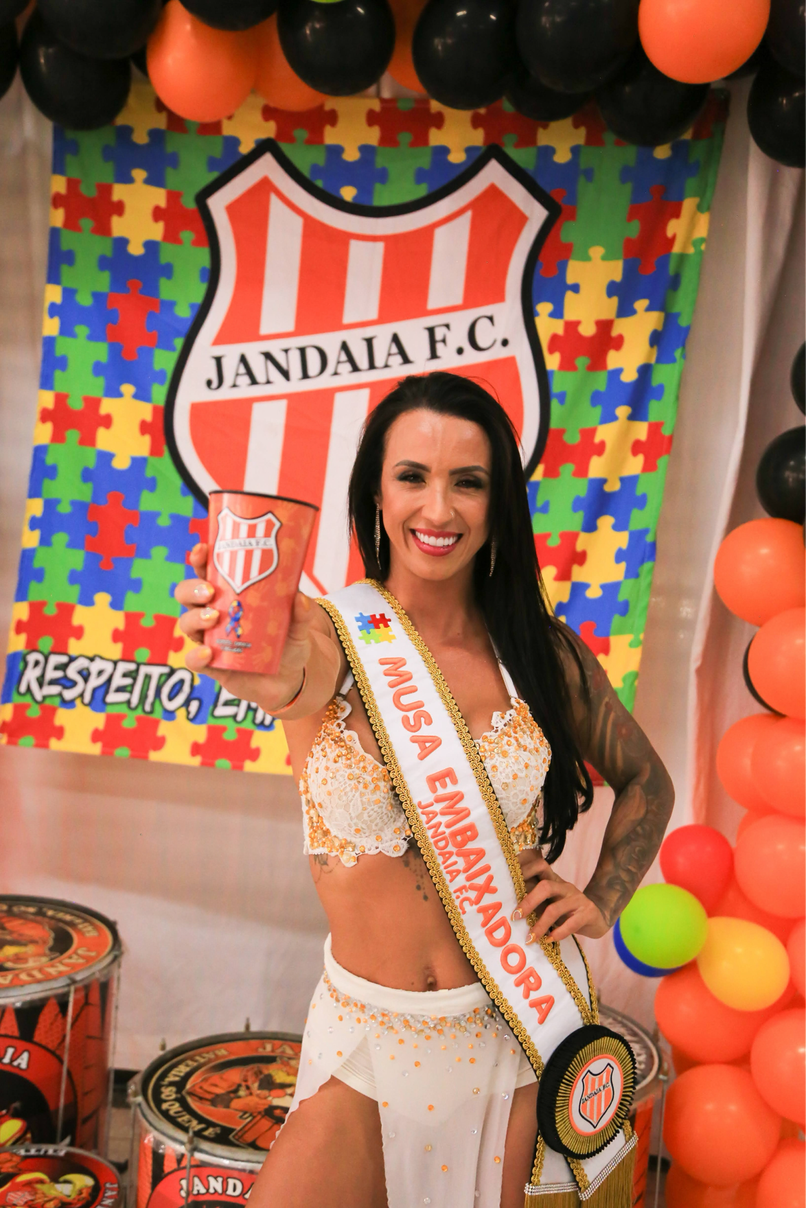Luh Macedo é coroada a musa embaixadora JANDAIA FC de Ribeirão Preto/SP
