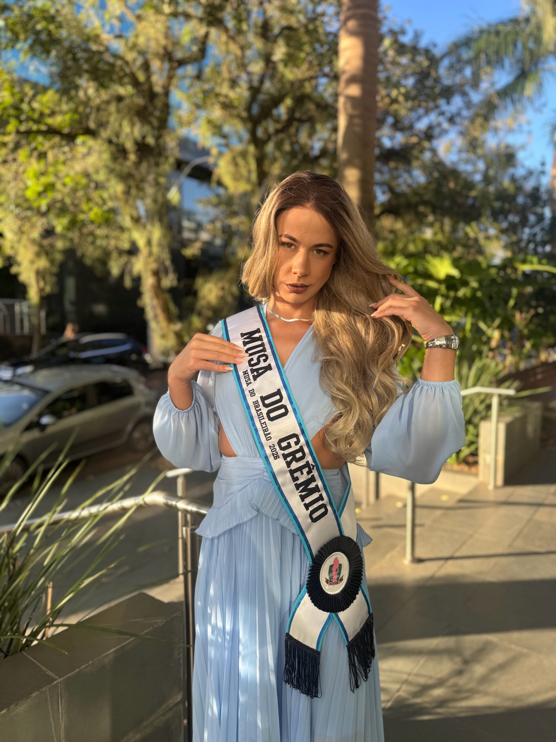 Alessia Fonseca surge deslumbrante em ensaio fotográfico com a faixa de Musa do Grêmio