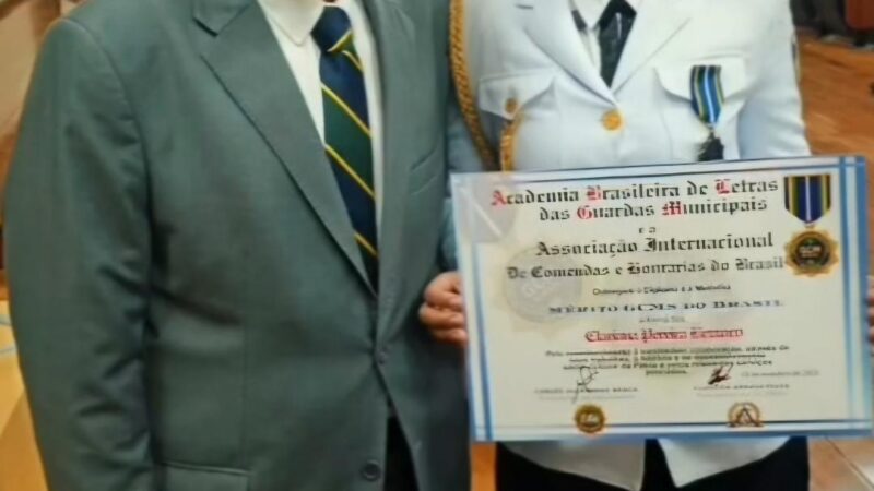 Guarda municipal de Araruama, Clariana Bezzoco é condecorada com a Medalha Mérito GCMs do Brasil