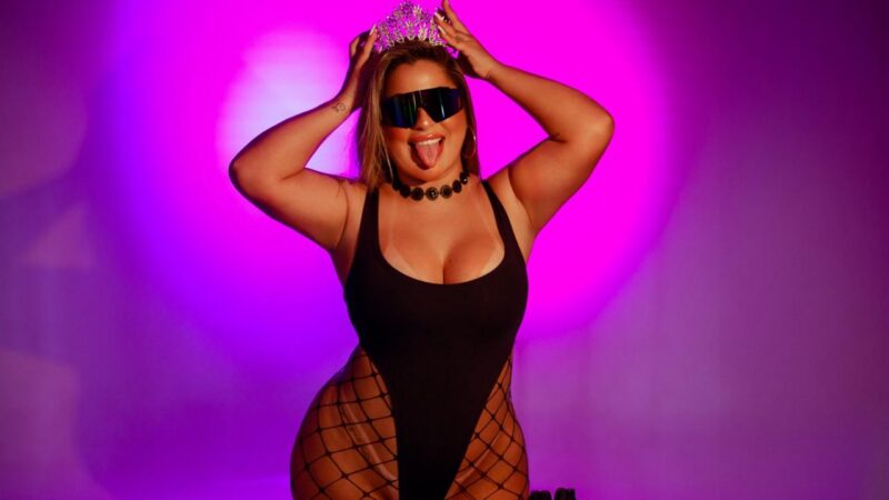 Em nova fase da carreira, Juli Figueiró faz turnê de shows pelo Brasil como DJ